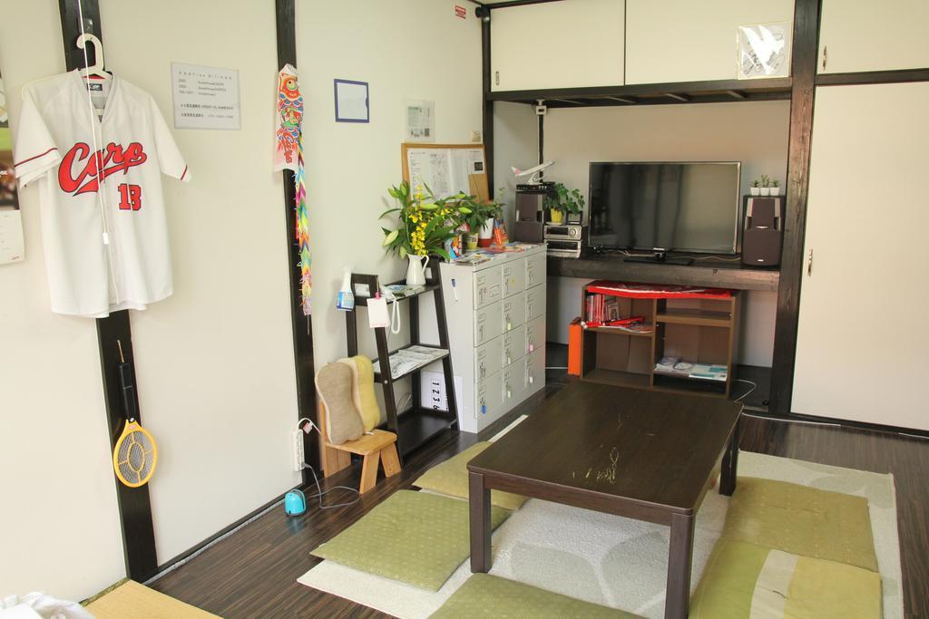 Guest House Carpe Hiroshima Koi Exterior foto